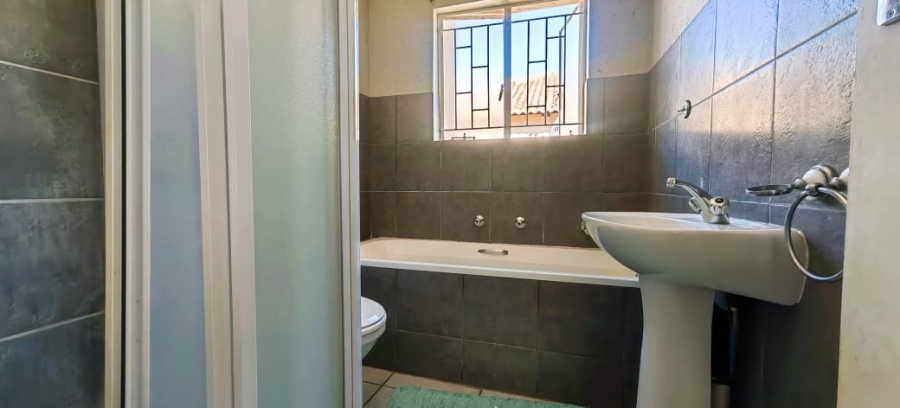 2 Bedroom Property for Sale in Baillie Park North West